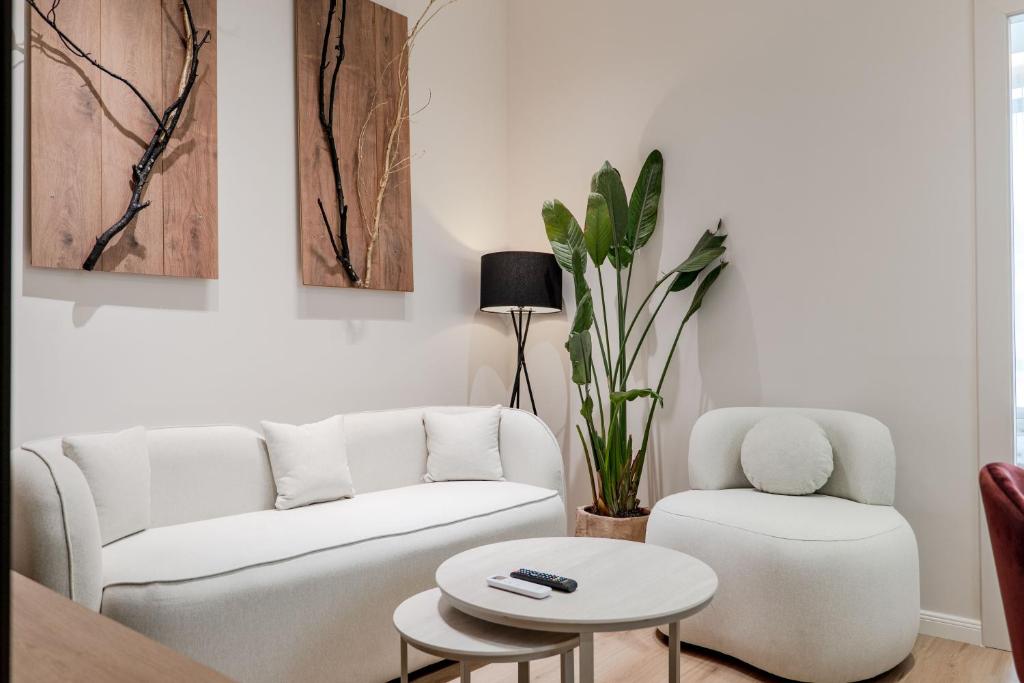 Deluxe One-Bedroom Apartment